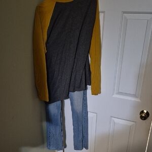 Colorblock Long Sleeve Top in Mustard and Charcoal The Shirt Is A Extra Large